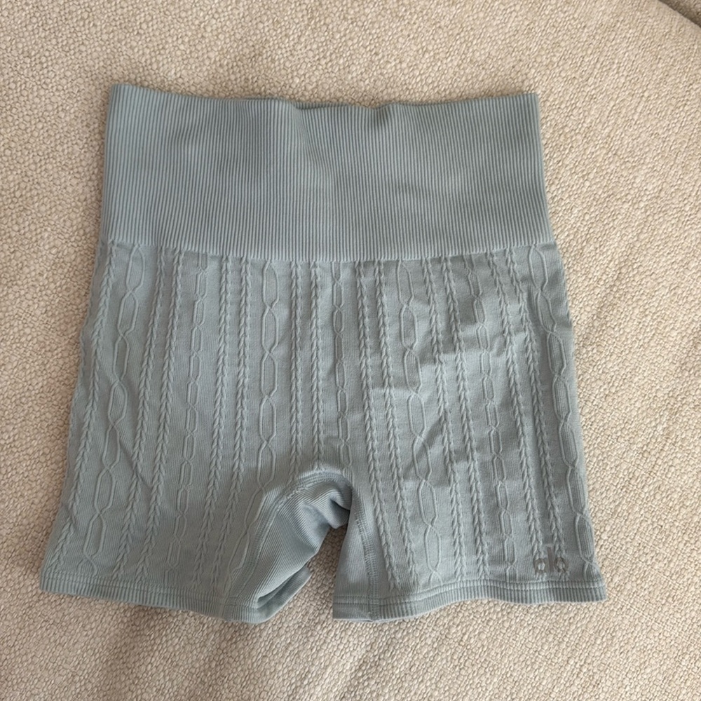 Alo yoga shorts light blue 🤍